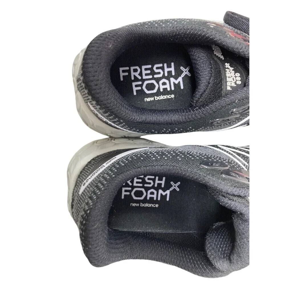 New Balance Shoes Women's Size 6 US Black Gray Fresh Foam 880